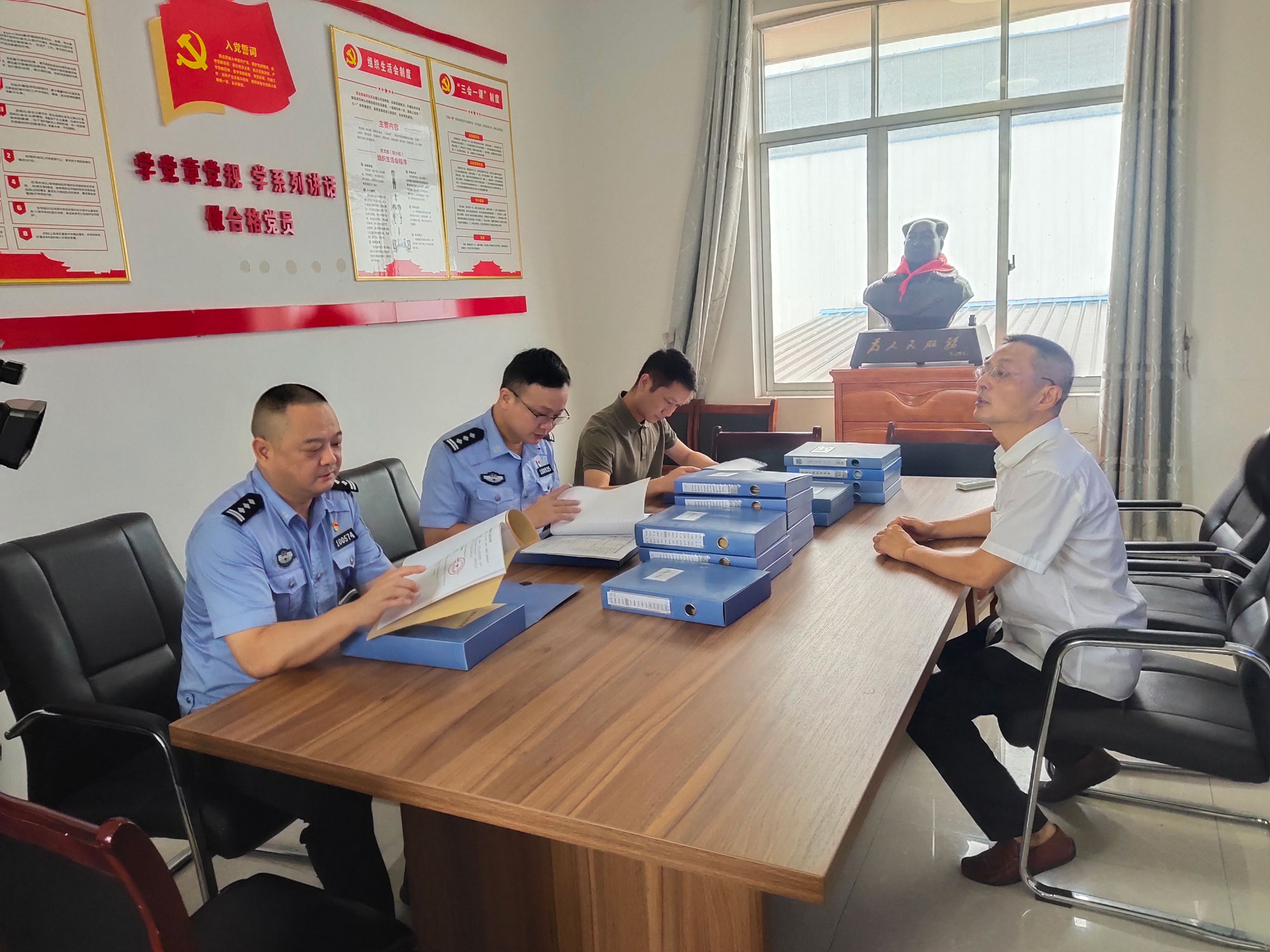 常德市湘北汽車(chē)運(yùn)輸有限公司,常德包車(chē)客運(yùn),常德旅游服務(wù),校車(chē)服務(wù)