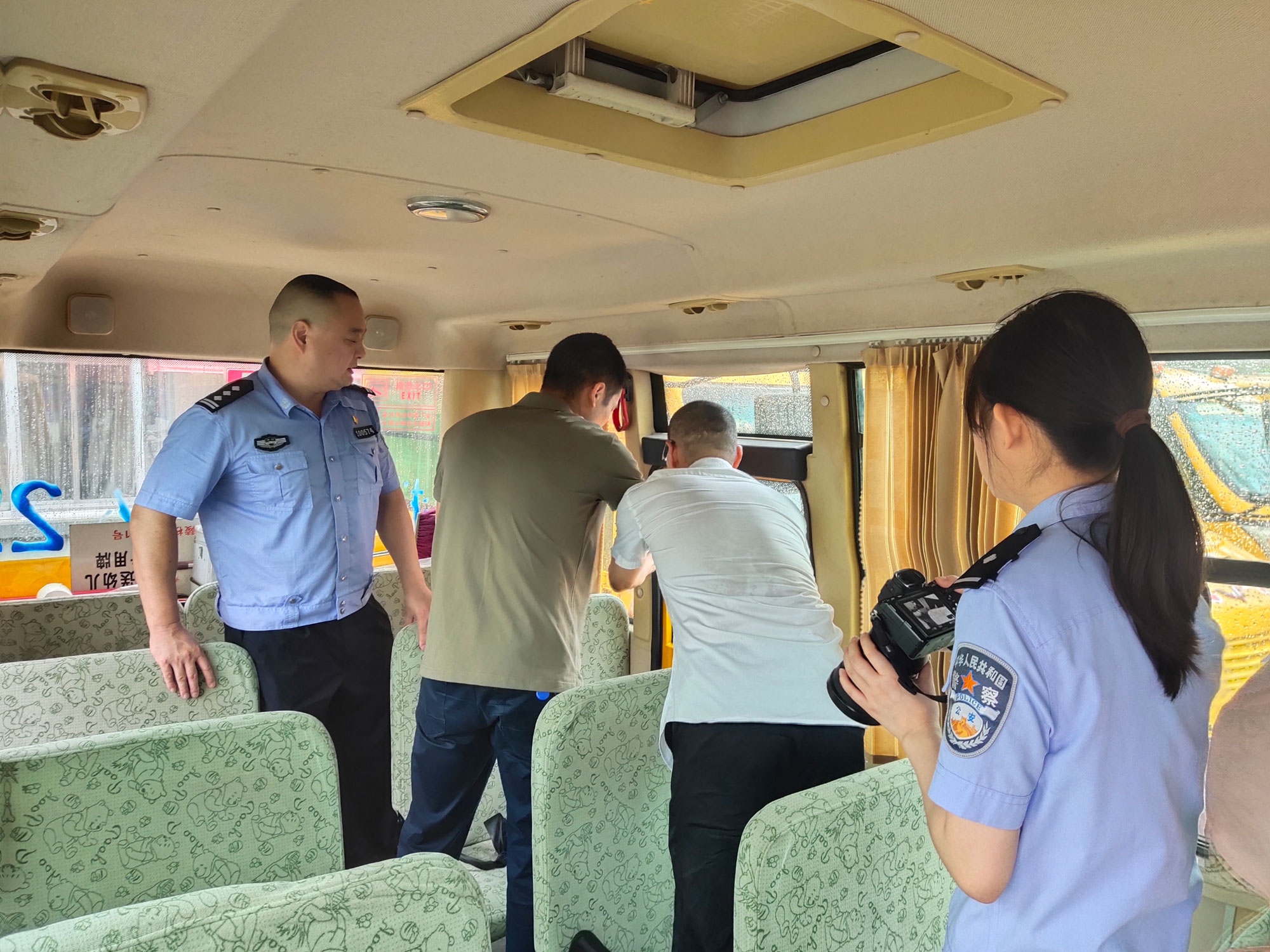 常德市湘北汽車(chē)運(yùn)輸有限公司,常德包車(chē)客運(yùn),常德旅游服務(wù),校車(chē)服務(wù)